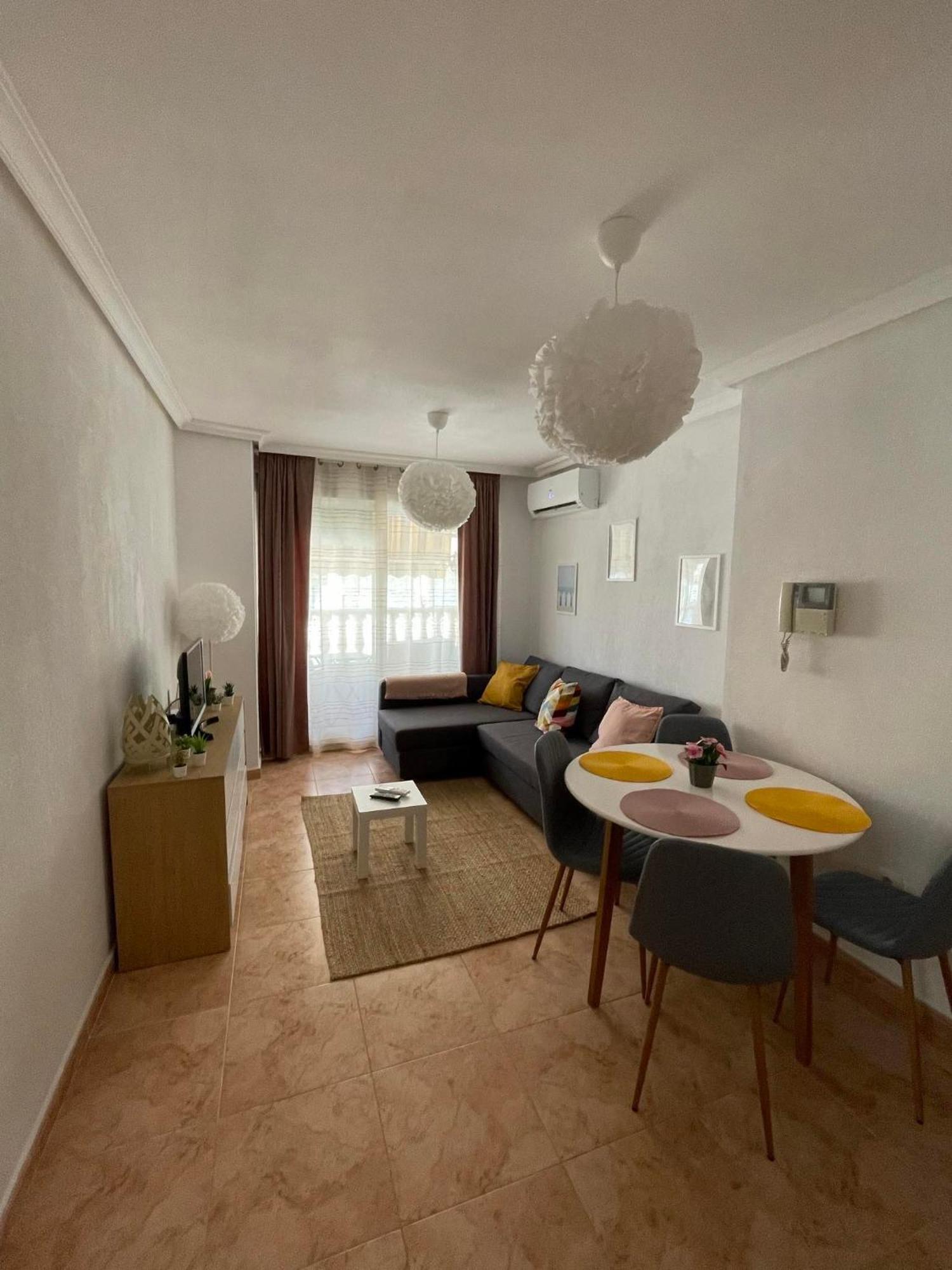Appartement Charming 500m To Cura *